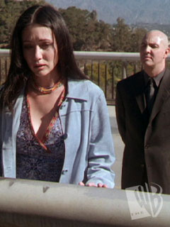 A Spirit Killer goades Prue Halliwell to suicide